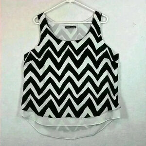 Zac & Rachel Top Women’s XL Black & White Chevron Sleeveless Pullover Tank